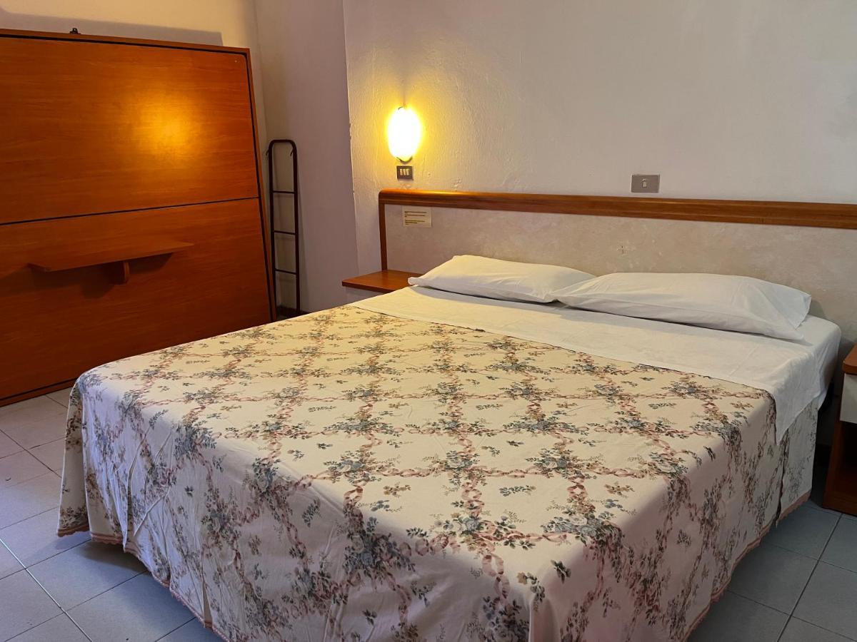 Hotel Zucconi Montecatini Terme Bagian luar foto